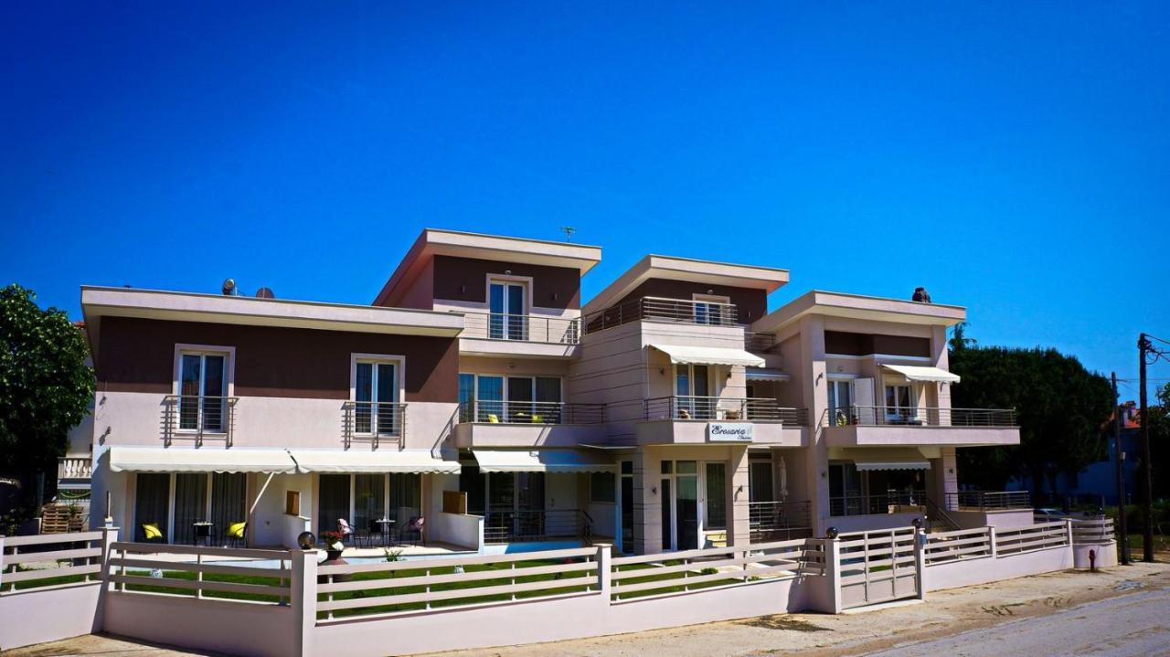 Erosaria Suites Никити Екстериор снимка