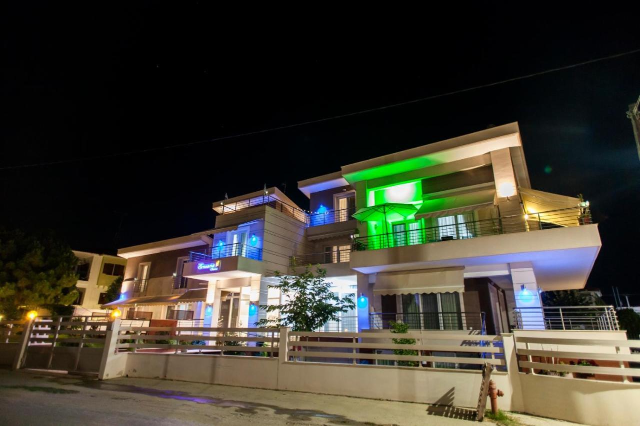 Erosaria Suites Никити Екстериор снимка
