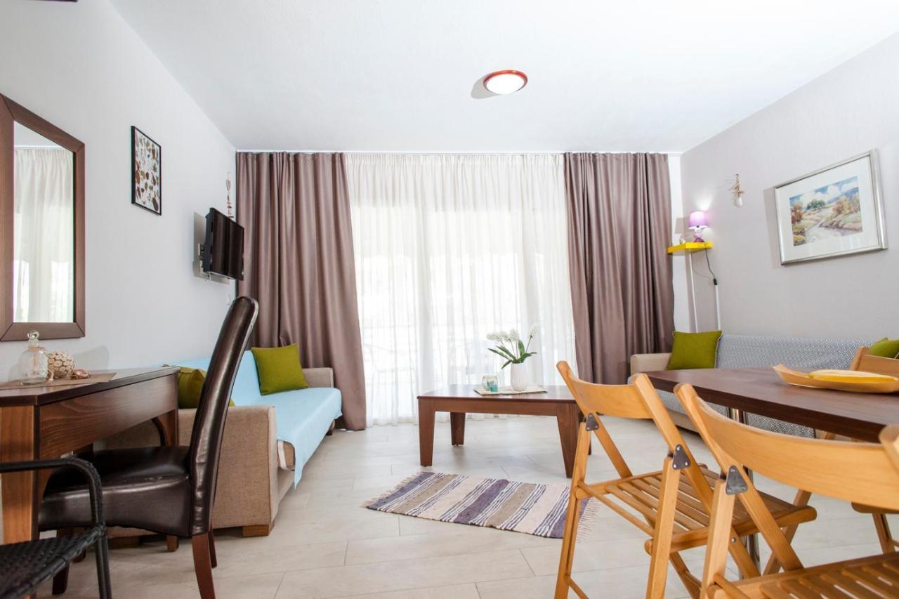 Erosaria Suites Никити Екстериор снимка