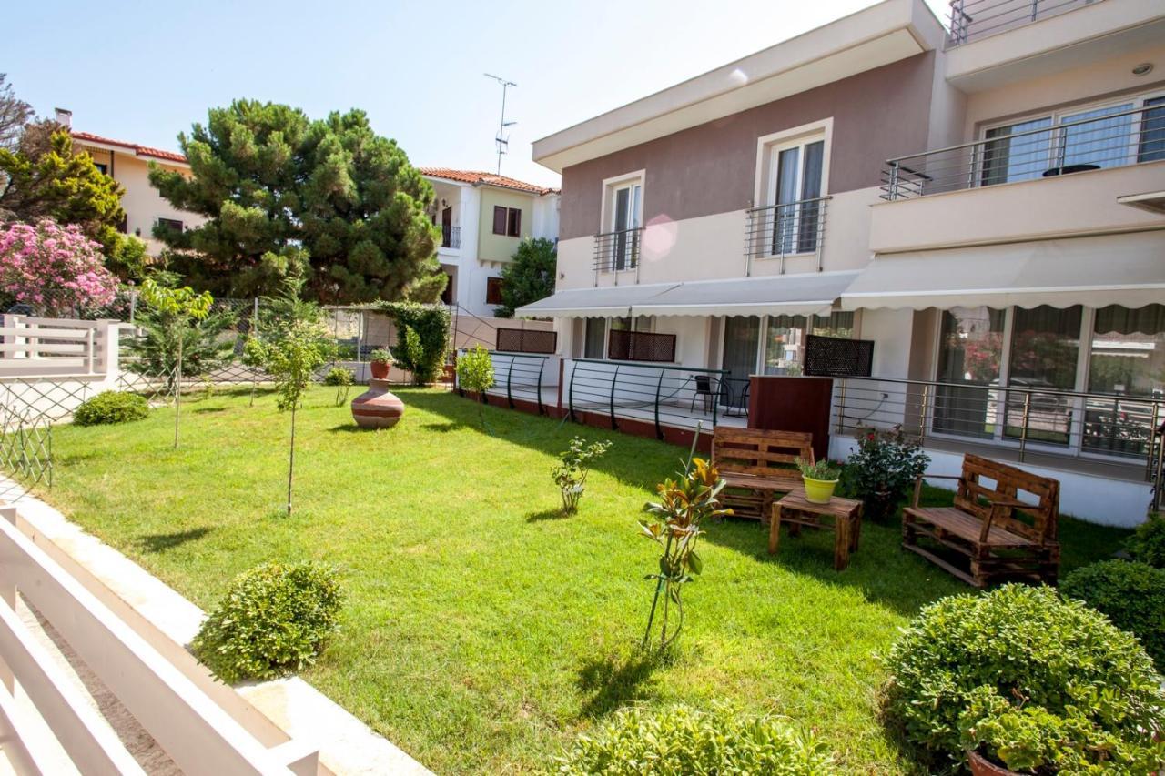 Erosaria Suites Никити Екстериор снимка