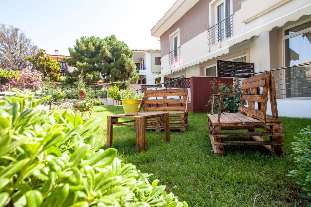 Erosaria Suites Никити Екстериор снимка