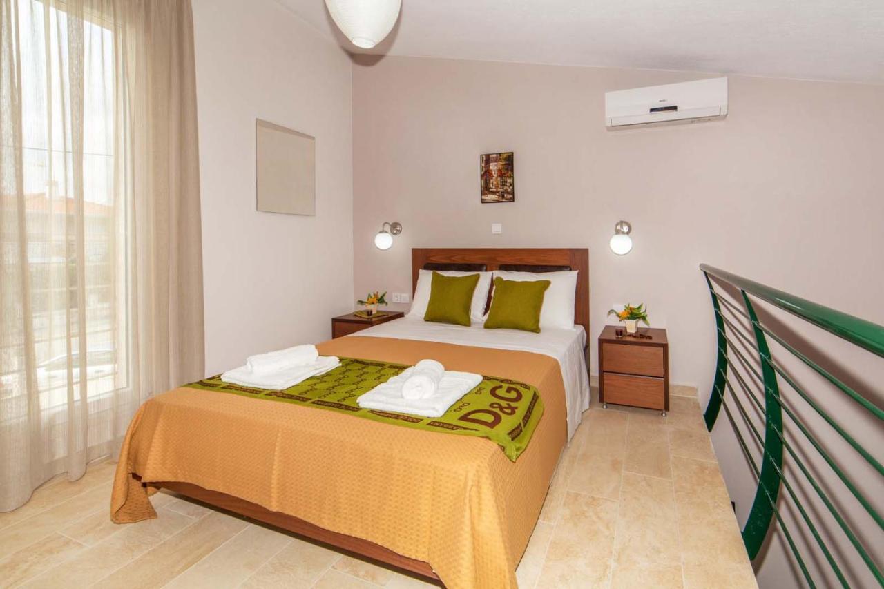 Erosaria Suites Никити Екстериор снимка