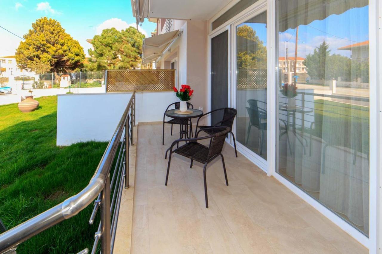Erosaria Suites Никити Екстериор снимка