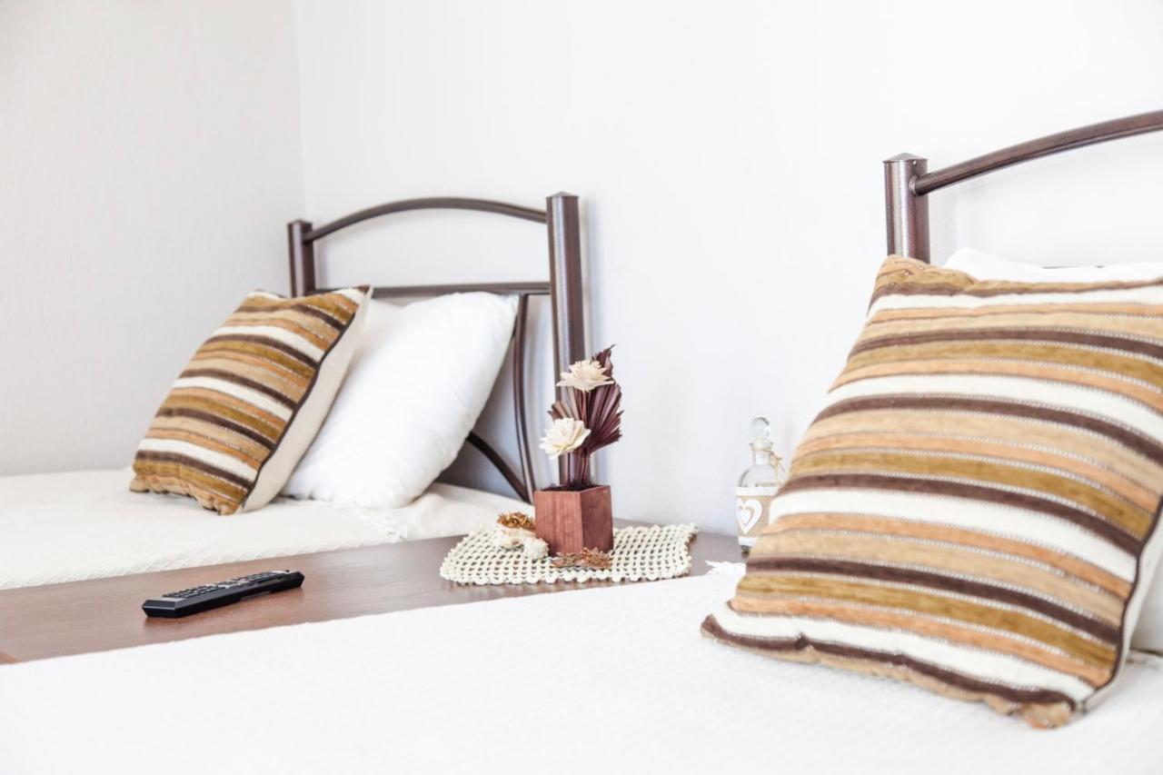 Erosaria Suites Никити Екстериор снимка
