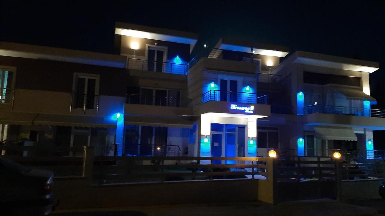 Erosaria Suites Никити Екстериор снимка