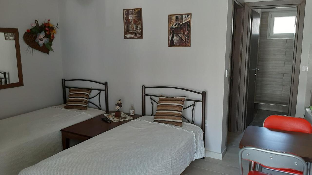 Erosaria Suites Никити Екстериор снимка